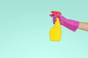 5 recettes à réaliser soi-même pour nettoyer la maison après votre prochain party